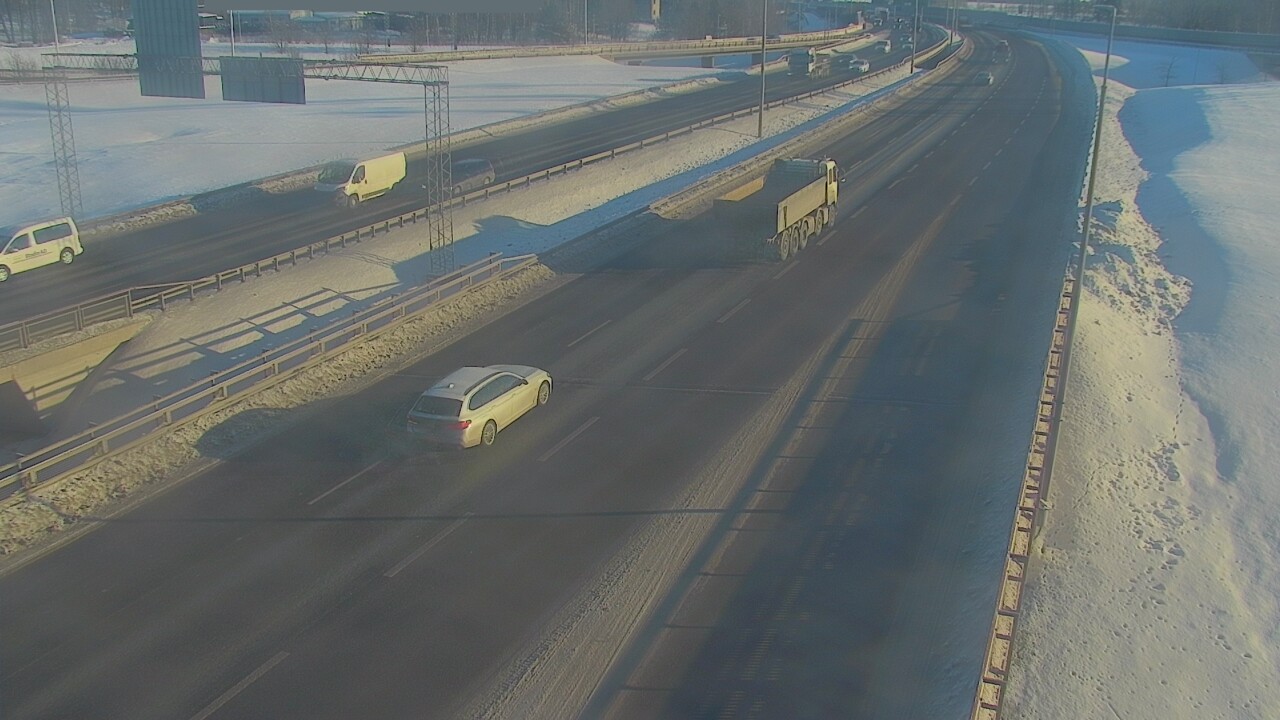 Weather Camera Image Väg 50 Vanda Tusbyleden, Vantaa, Uusimaa