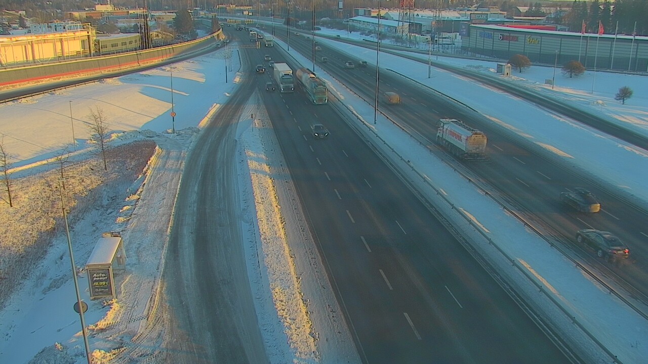Weather Camera Image Road 50 Vantaa Suutarila, Vantaa, Uusimaa