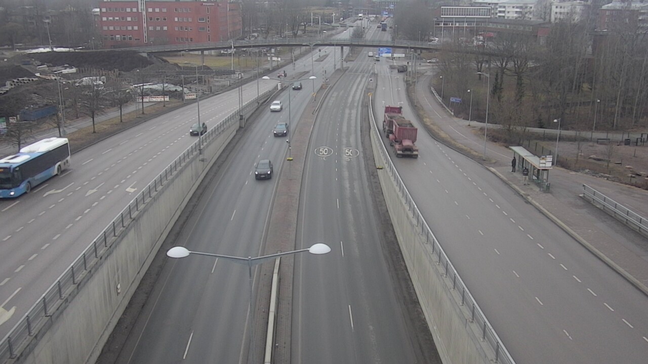 Weather Camera Image Road 100 Helsinki Hakamäentie, Kivihaka, Mast, Helsinki, Uusimaa
