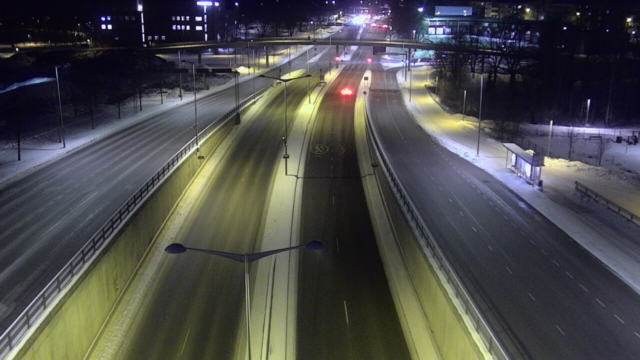 Weather Camera Image Väg 100 Helsingfors Skogsbackavägen, Stenhagen, Mast, Helsinki, Uusimaa