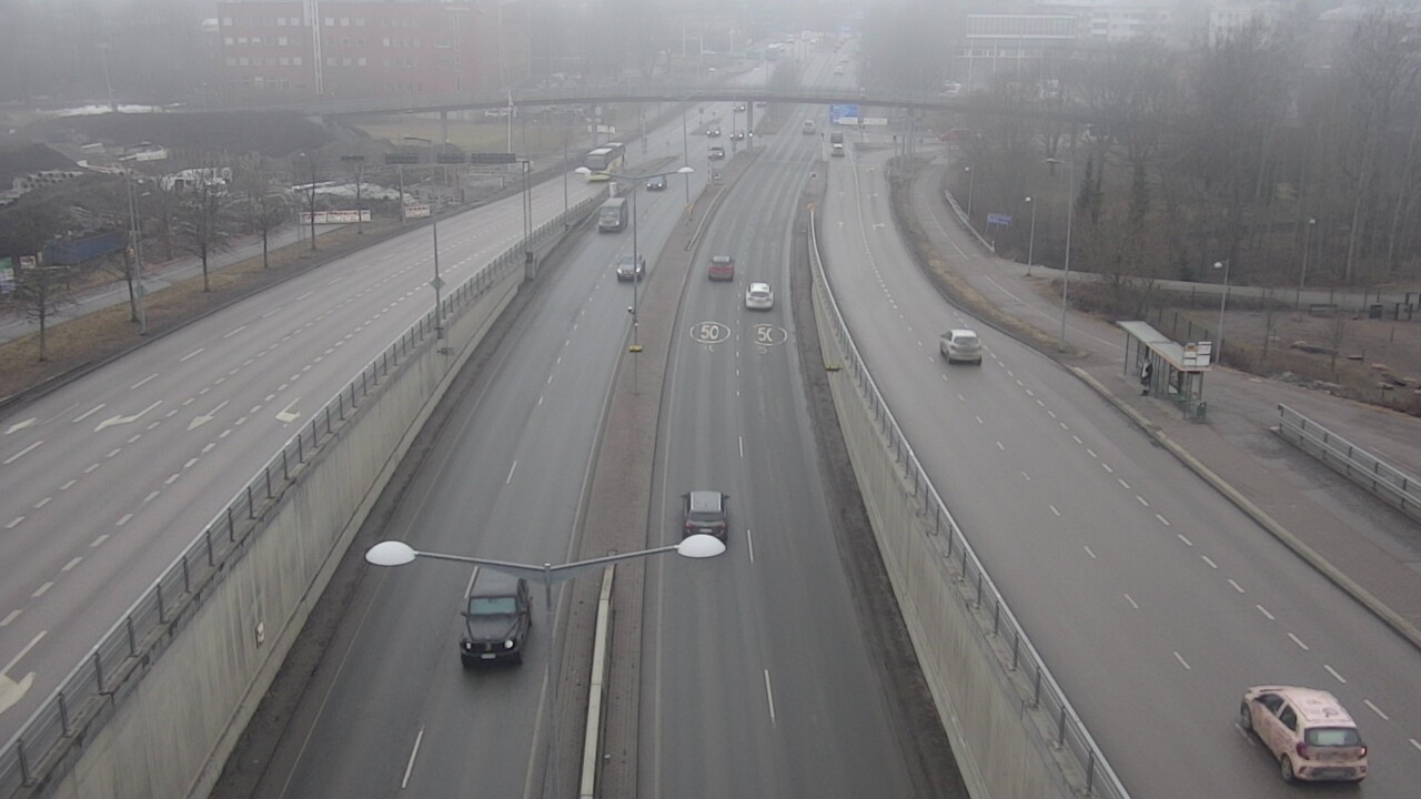 Weather Camera Image Road 100 Helsinki Hakamäentie, Kivihaka, Mast, Helsinki, Uusimaa