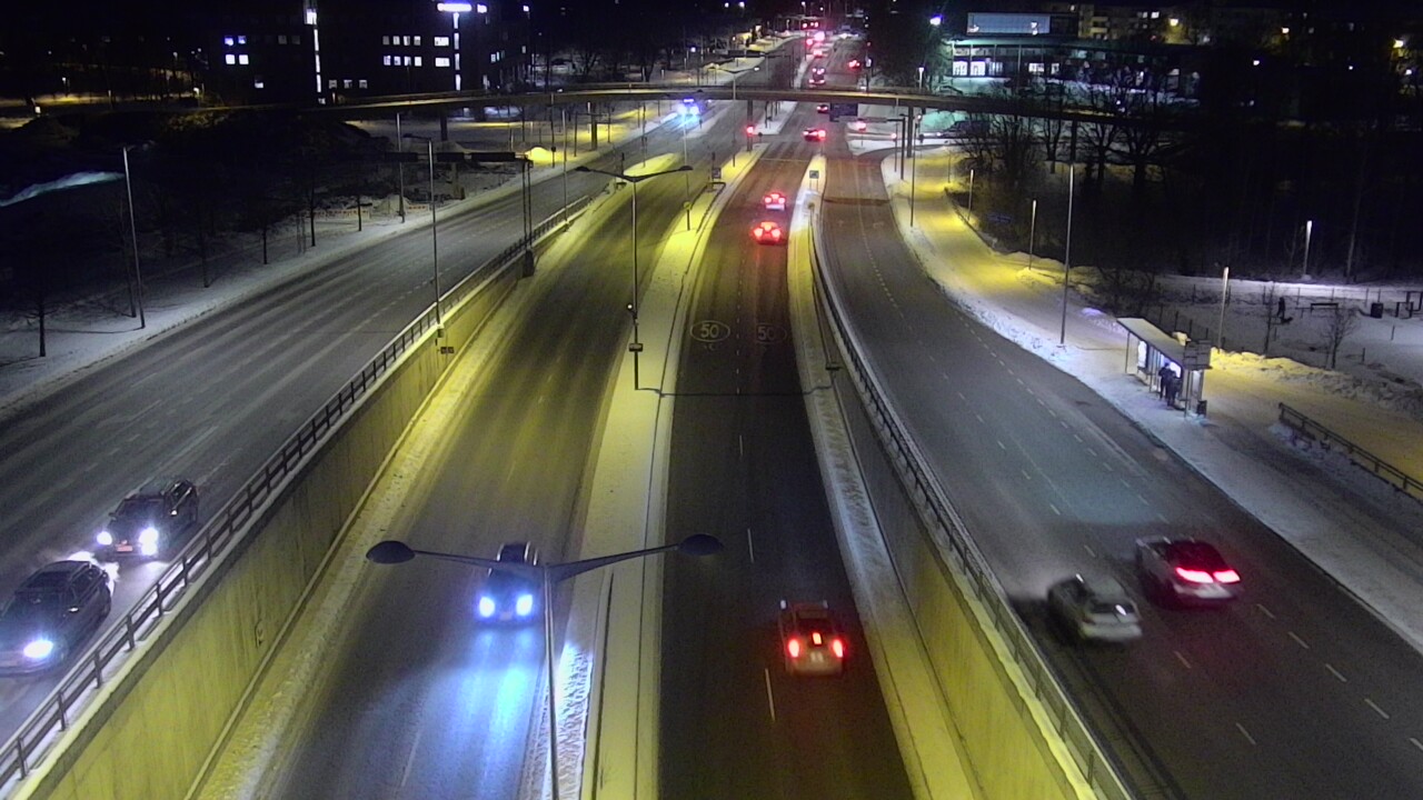 Weather Camera Image Väg 100 Helsingfors Skogsbackavägen, Stenhagen, Mast, Helsinki, Uusimaa