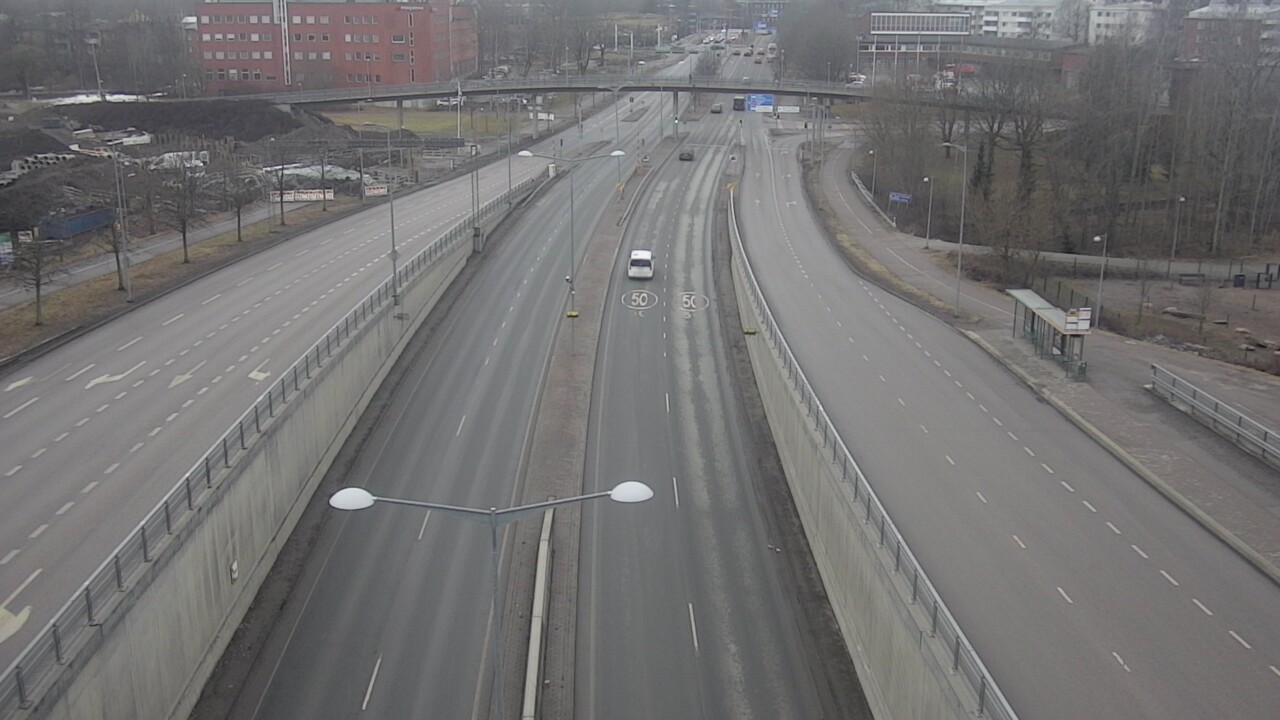 Weather Camera Image Road 100 Helsinki Hakamäentie, Kivihaka, Mast, Helsinki, Uusimaa