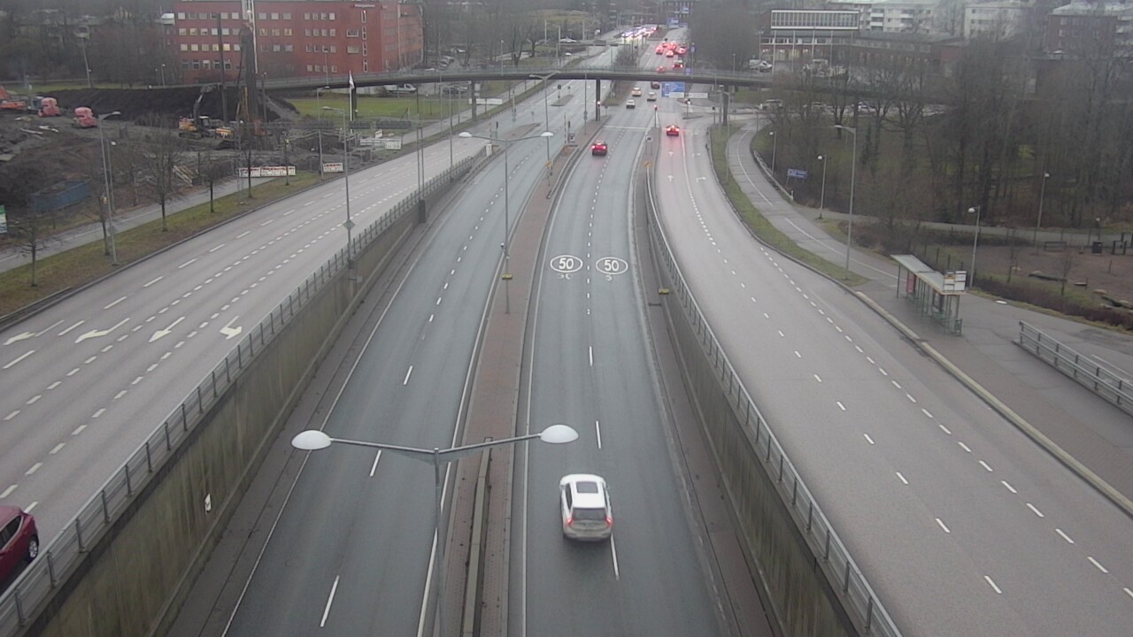 Weather Camera Image Väg 100 Helsingfors Skogsbackavägen, Stenhagen, Mast, Helsinki, Uusimaa