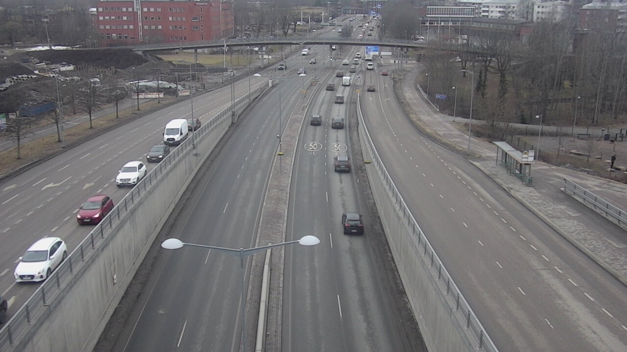 Weather Camera Image Road 100 Helsinki Hakamäentie, Kivihaka, Mast, Helsinki, Uusimaa