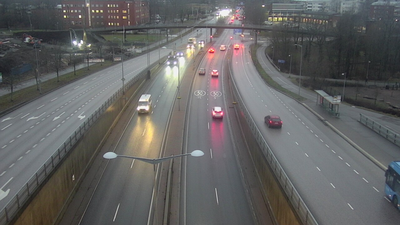 Weather Camera Image Väg 100 Helsingfors Skogsbackavägen, Stenhagen, Mast, Helsinki, Uusimaa