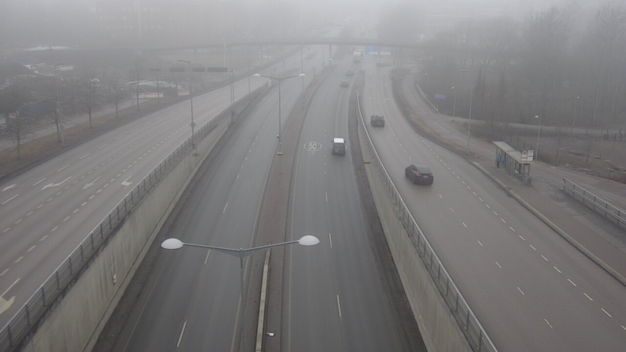 Weather Camera Image Road 100 Helsinki Hakamäentie, Kivihaka, Mast, Helsinki, Uusimaa