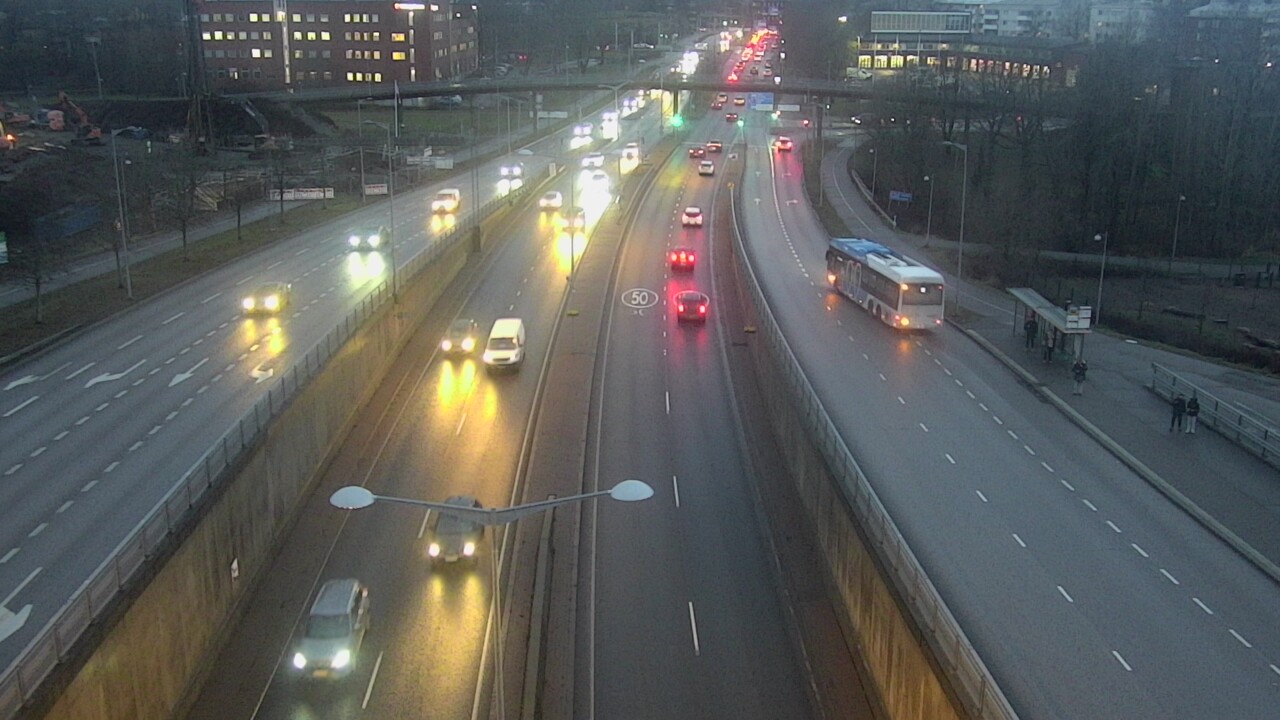 Weather Camera Image Väg 100 Helsingfors Skogsbackavägen, Stenhagen, Mast, Helsinki, Uusimaa