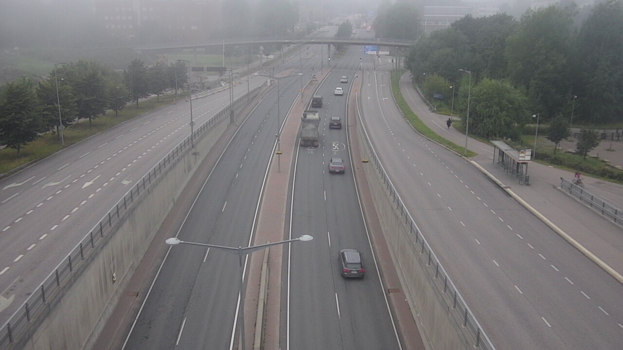 Weather Camera Image Road 100 Helsinki Hakamäentie, Kivihaka, Mast, Helsinki, Uusimaa