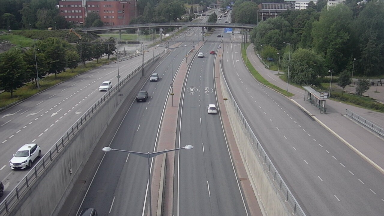 Weather Camera Image Road 100 Helsinki Hakamäentie, Kivihaka, Mast, Helsinki, Uusimaa