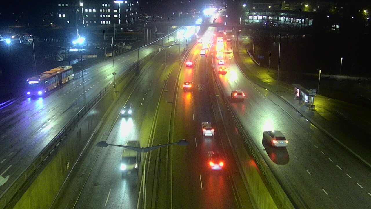 Weather Camera Image Väg 100 Helsingfors Skogsbackavägen, Stenhagen, Mast, Helsinki, Uusimaa