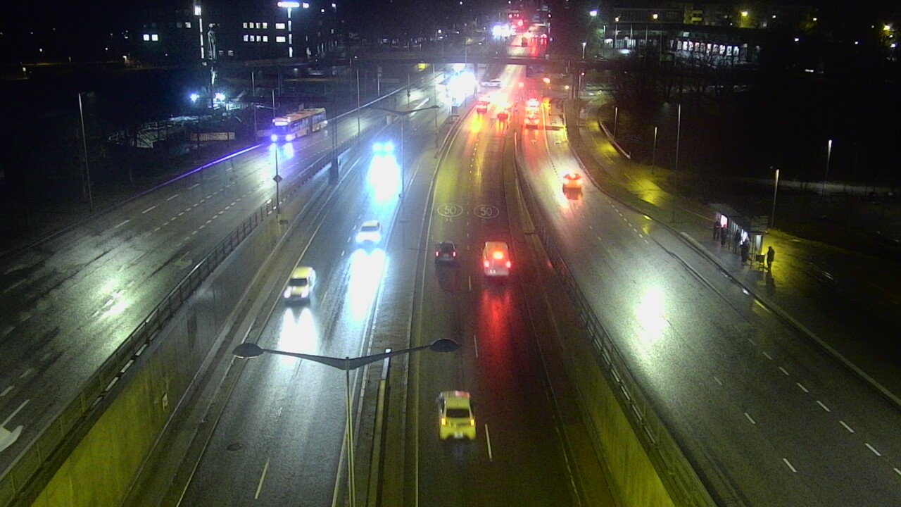 Weather Camera Image Väg 100 Helsingfors Skogsbackavägen, Stenhagen, Mast, Helsinki, Uusimaa