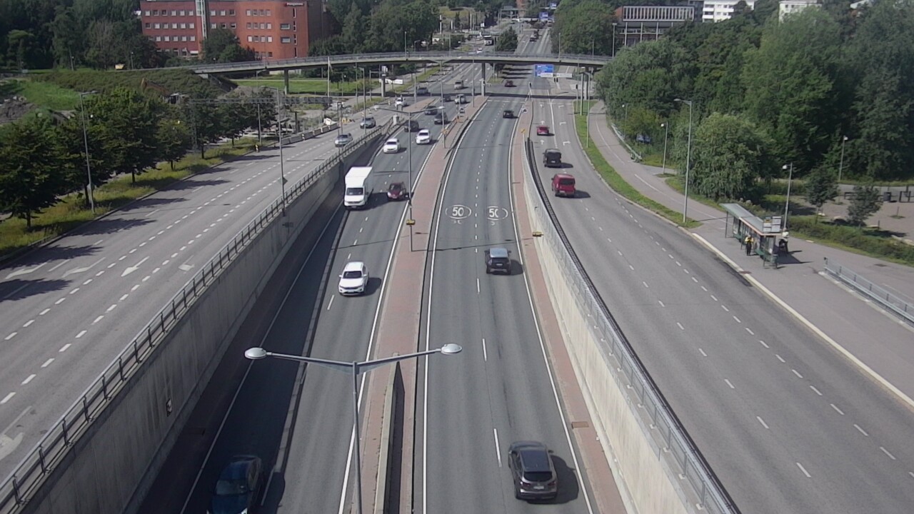 Weather Camera Image Road 100 Helsinki Hakamäentie, Kivihaka, Mast, Helsinki, Uusimaa