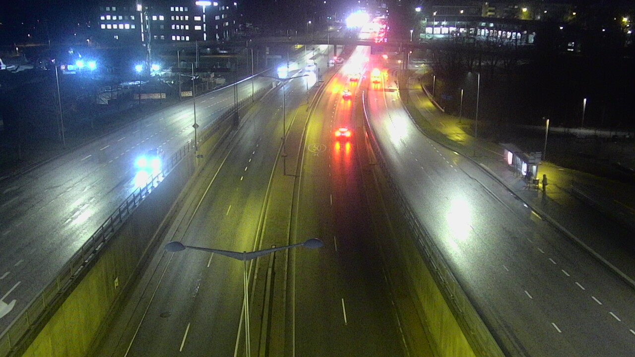 Weather Camera Image Väg 100 Helsingfors Skogsbackavägen, Stenhagen, Mast, Helsinki, Uusimaa