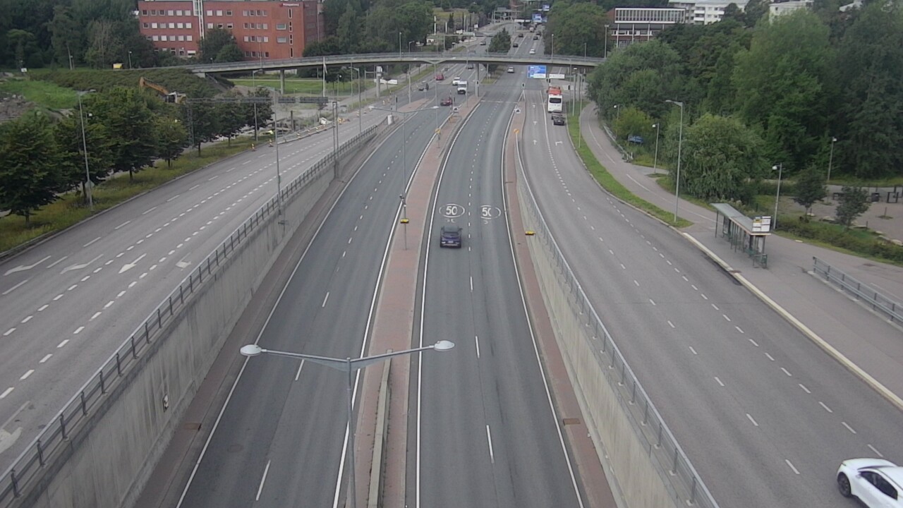Weather Camera Image Road 100 Helsinki Hakamäentie, Kivihaka, Mast, Helsinki, Uusimaa