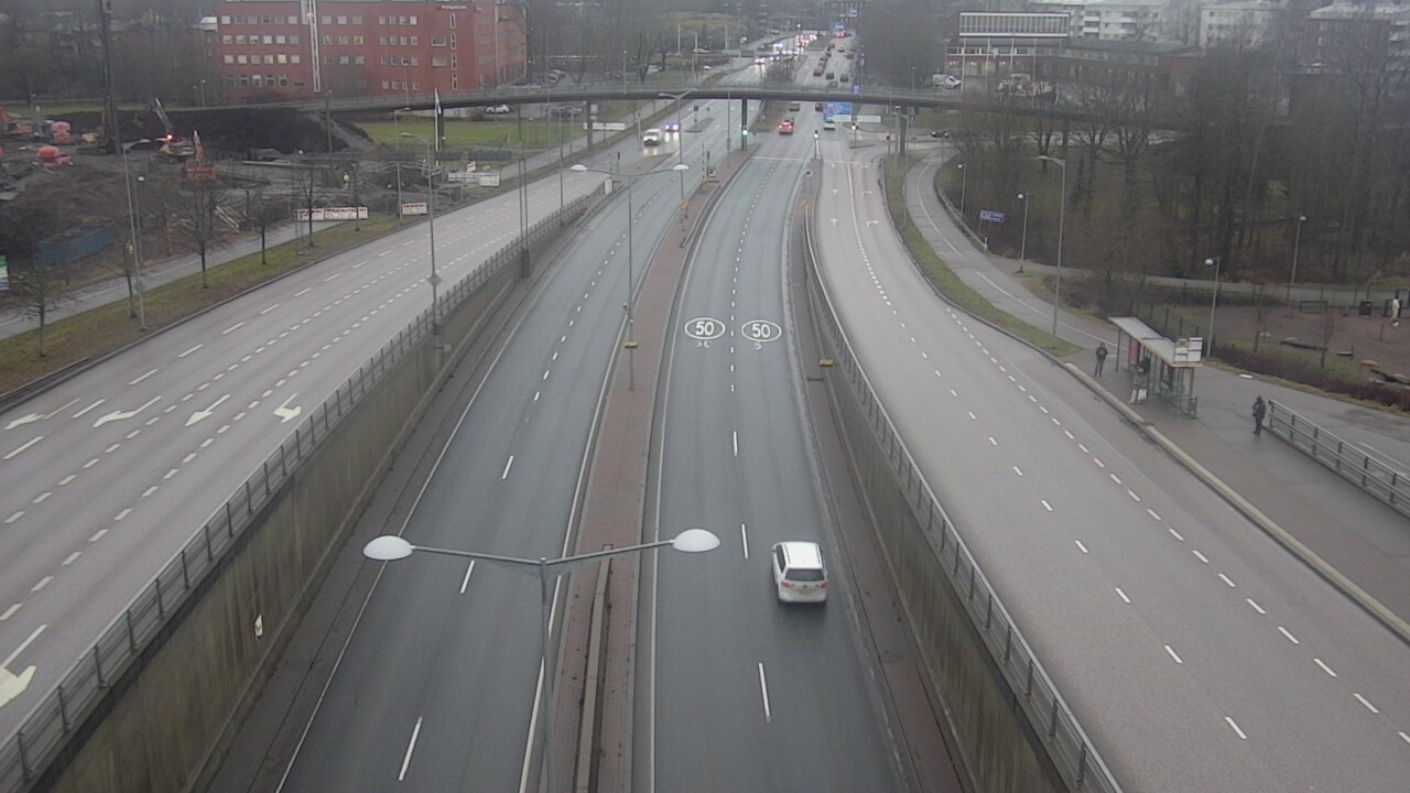 Weather Camera Image Väg 100 Helsingfors Skogsbackavägen, Stenhagen, Mast, Helsinki, Uusimaa