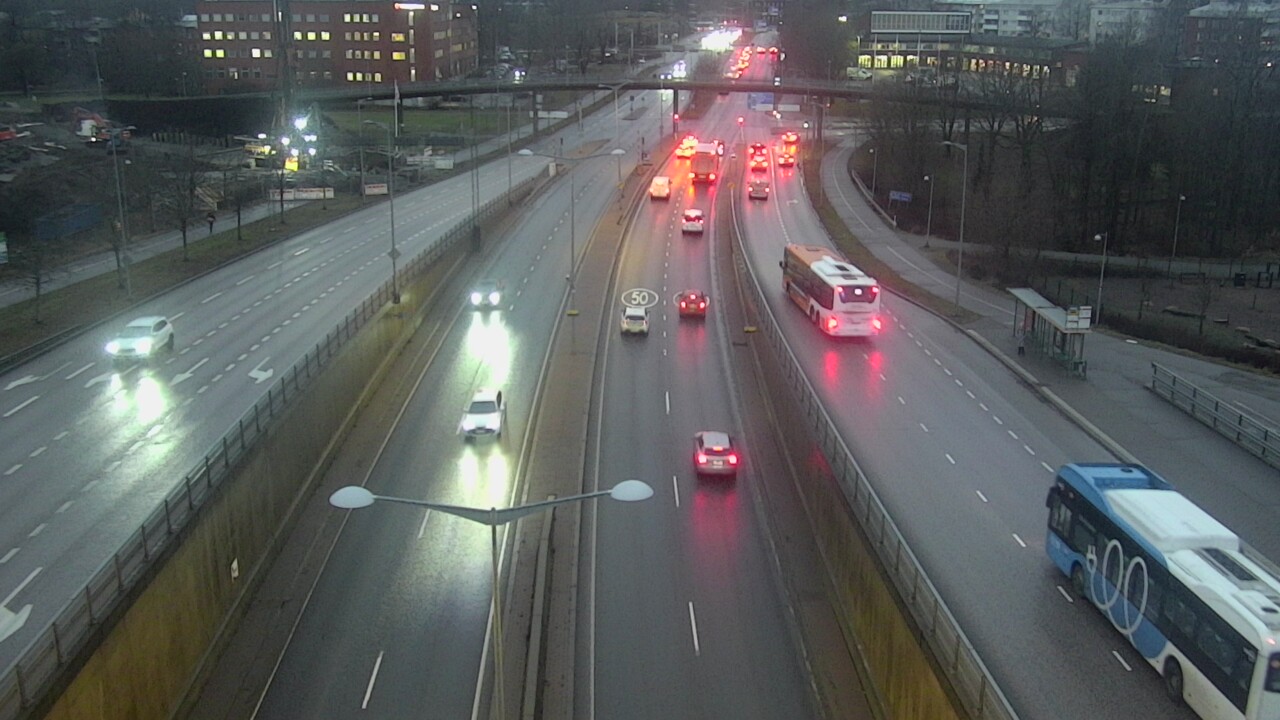 Weather Camera Image Väg 100 Helsingfors Skogsbackavägen, Stenhagen, Mast, Helsinki, Uusimaa