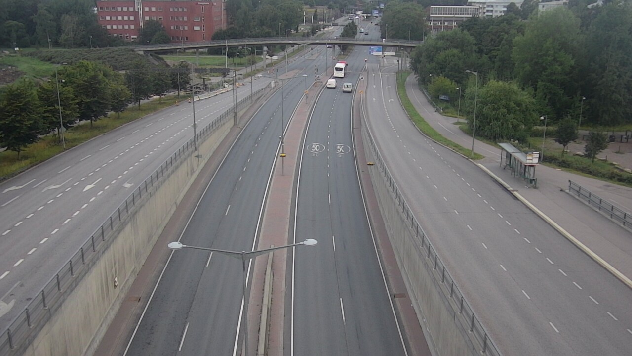 Weather Camera Image Road 100 Helsinki Hakamäentie, Kivihaka, Mast, Helsinki, Uusimaa