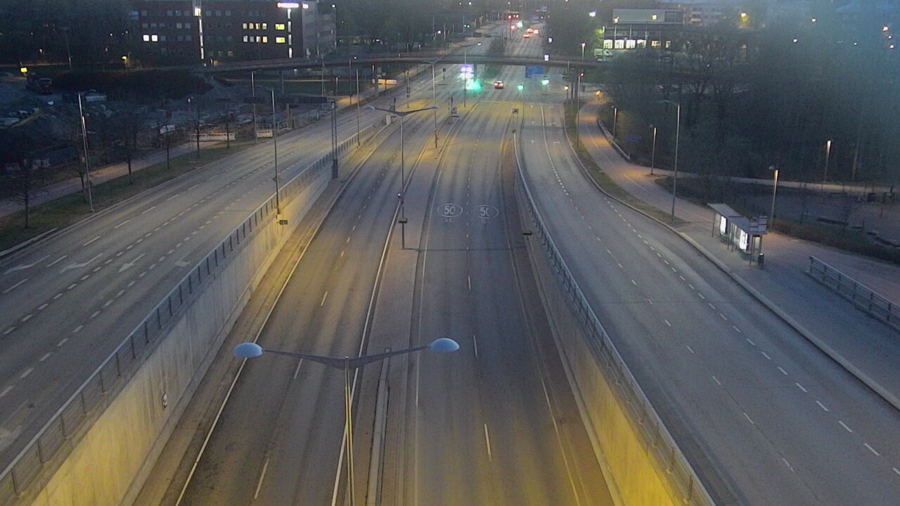 Weather Camera Image Road 100 Helsinki Hakamäentie, Kivihaka, Mast, Helsinki, Uusimaa