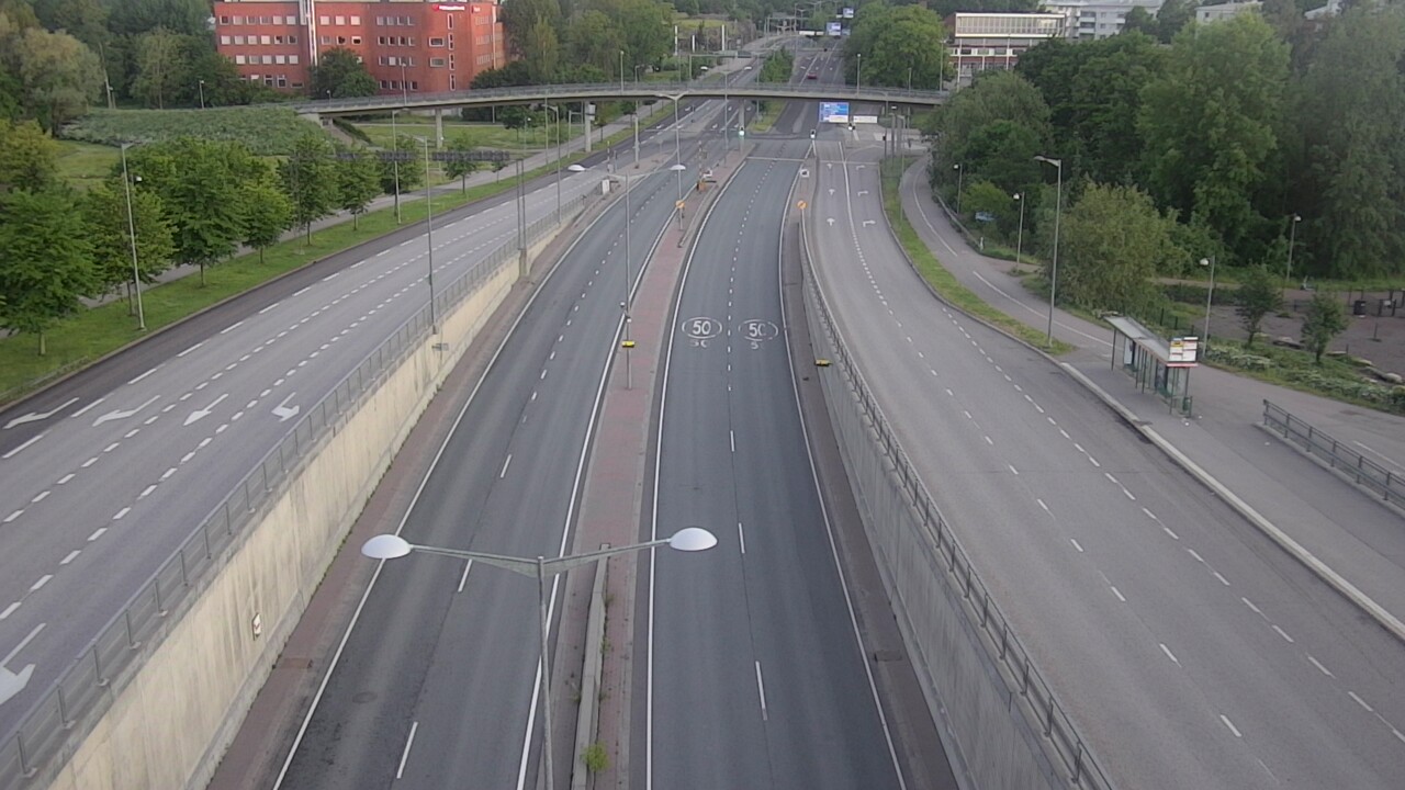 Weather Camera Image Väg 100 Helsingfors Skogsbackavägen, Stenhagen, Mast, Helsinki, Uusimaa