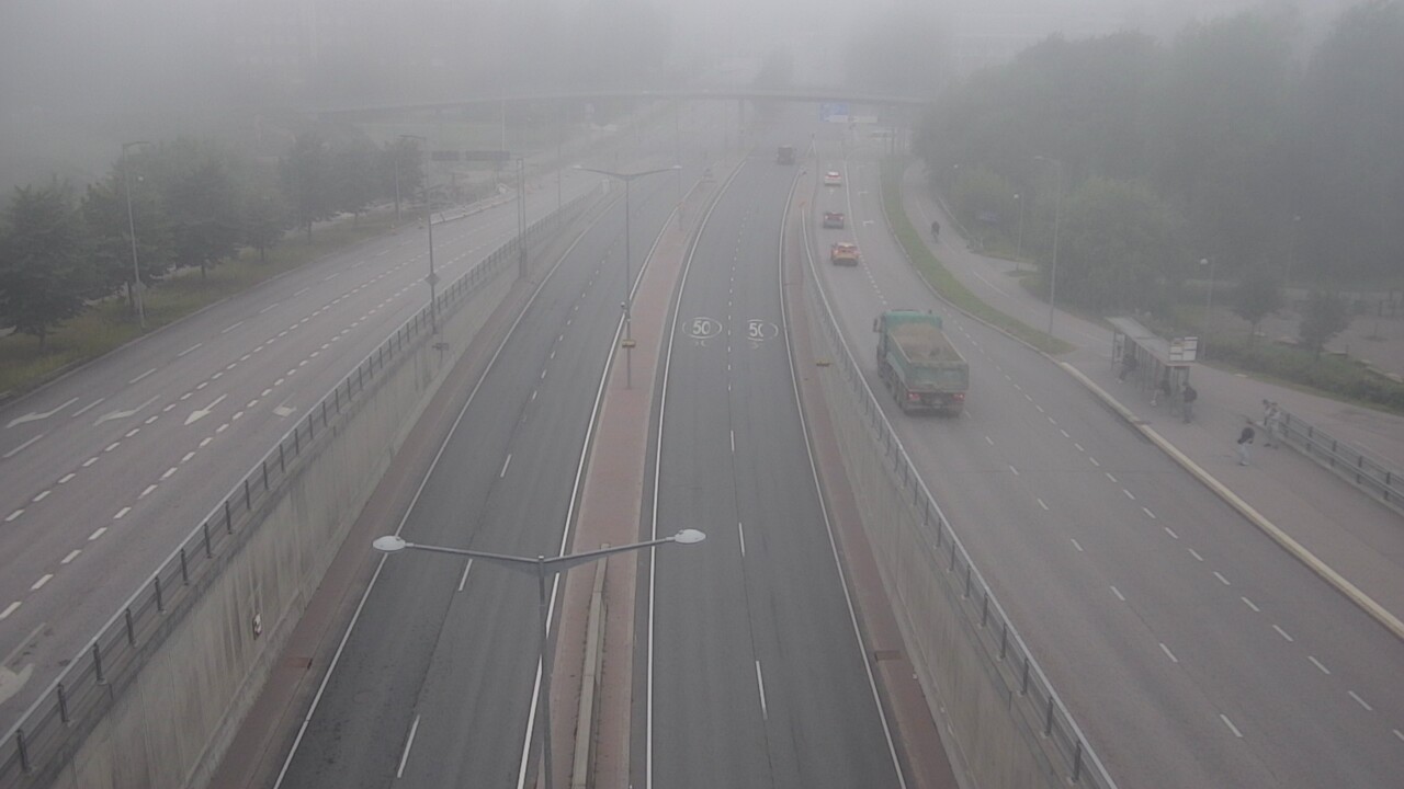 Weather Camera Image Road 100 Helsinki Hakamäentie, Kivihaka, Mast, Helsinki, Uusimaa