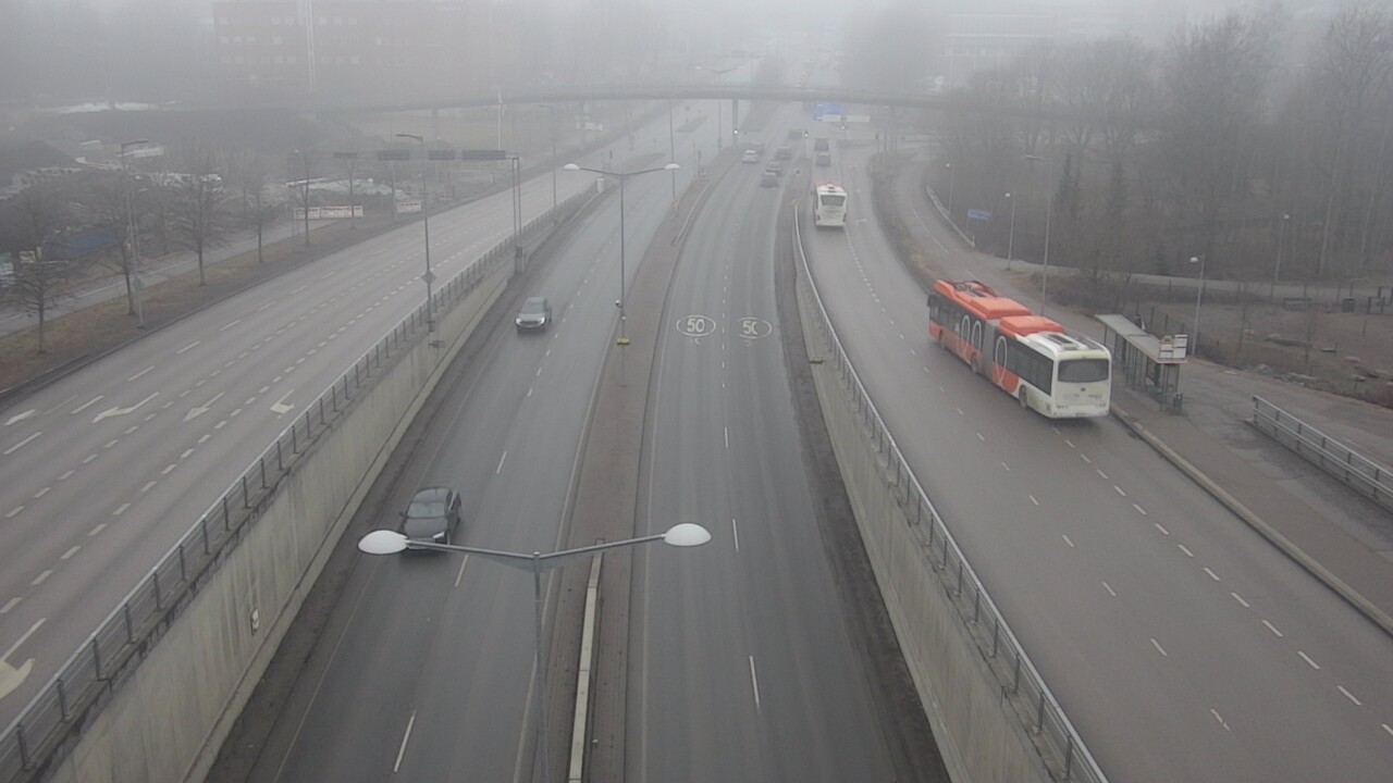 Weather Camera Image Road 100 Helsinki Hakamäentie, Kivihaka, Mast, Helsinki, Uusimaa