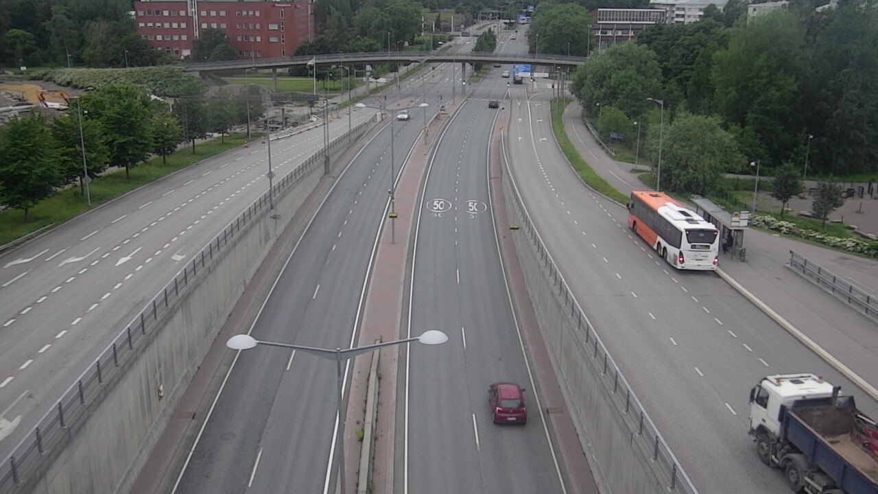 Weather Camera Image Road 100 Helsinki Hakamäentie, Kivihaka, Mast, Helsinki, Uusimaa