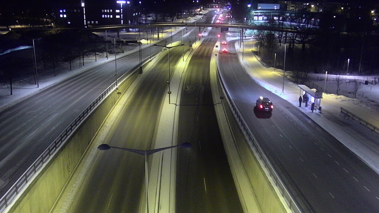 Weather Camera Image Väg 100 Helsingfors Skogsbackavägen, Stenhagen, Mast, Helsinki, Uusimaa