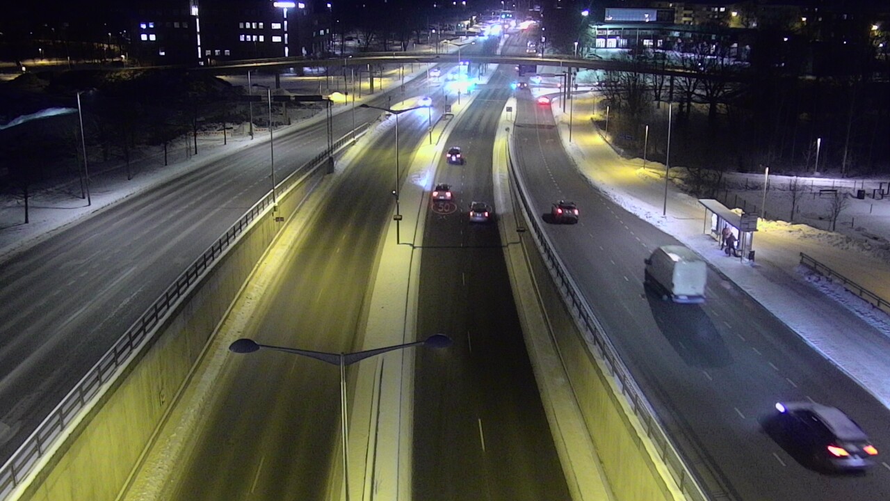 Weather Camera Image Väg 100 Helsingfors Skogsbackavägen, Stenhagen, Mast, Helsinki, Uusimaa