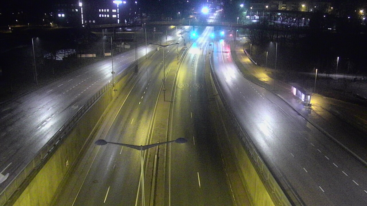 Weather Camera Image Väg 100 Helsingfors Skogsbackavägen, Stenhagen, Mast, Helsinki, Uusimaa