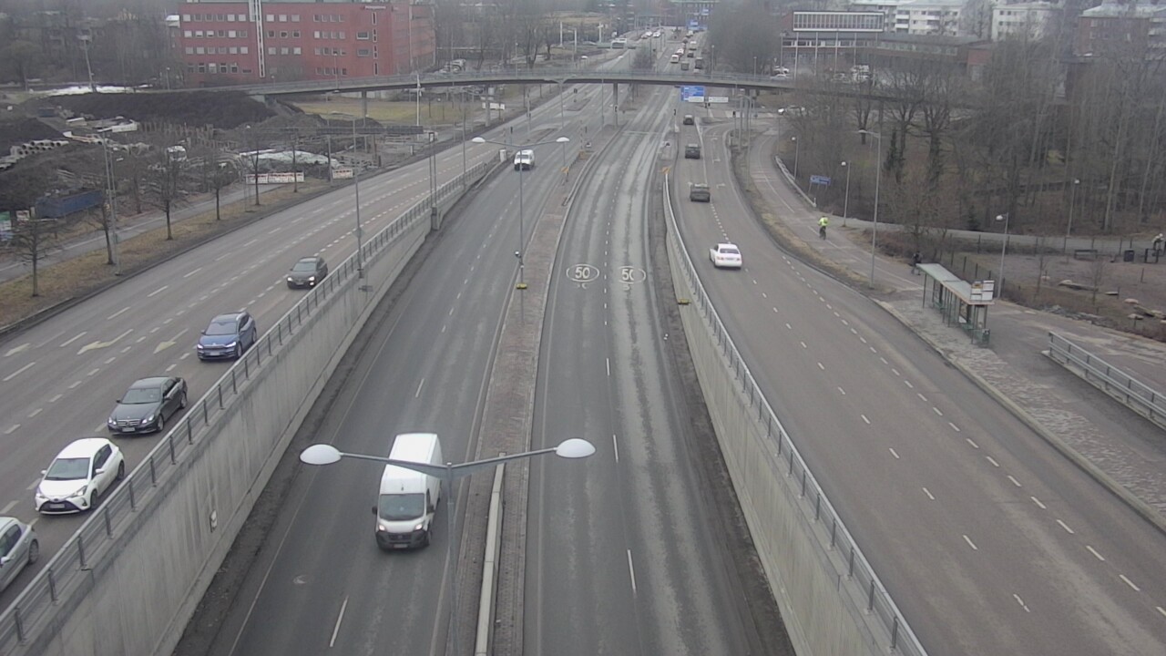Weather Camera Image Road 100 Helsinki Hakamäentie, Kivihaka, Mast, Helsinki, Uusimaa
