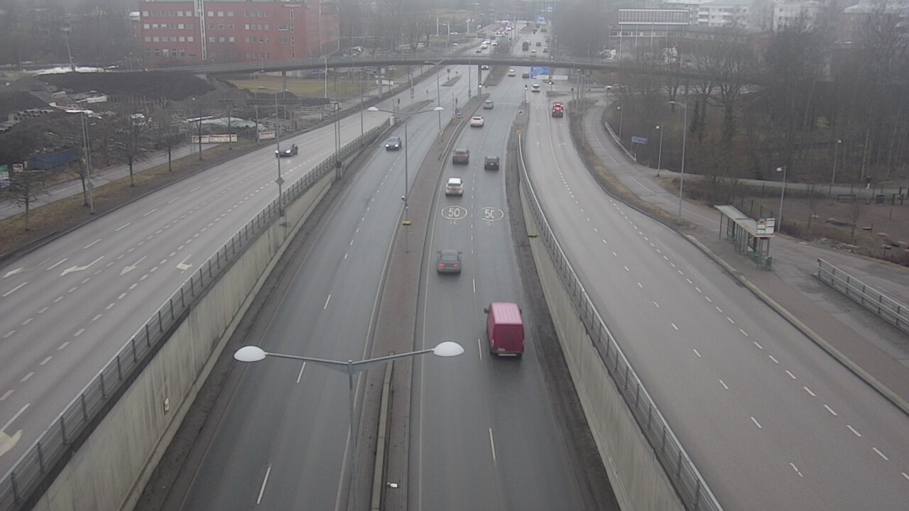 Weather Camera Image Väg 100 Helsingfors Skogsbackavägen, Stenhagen, Mast, Helsinki, Uusimaa