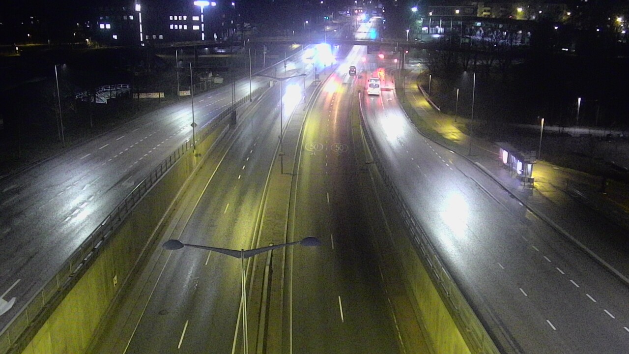 Weather Camera Image Väg 100 Helsingfors Skogsbackavägen, Stenhagen, Mast, Helsinki, Uusimaa