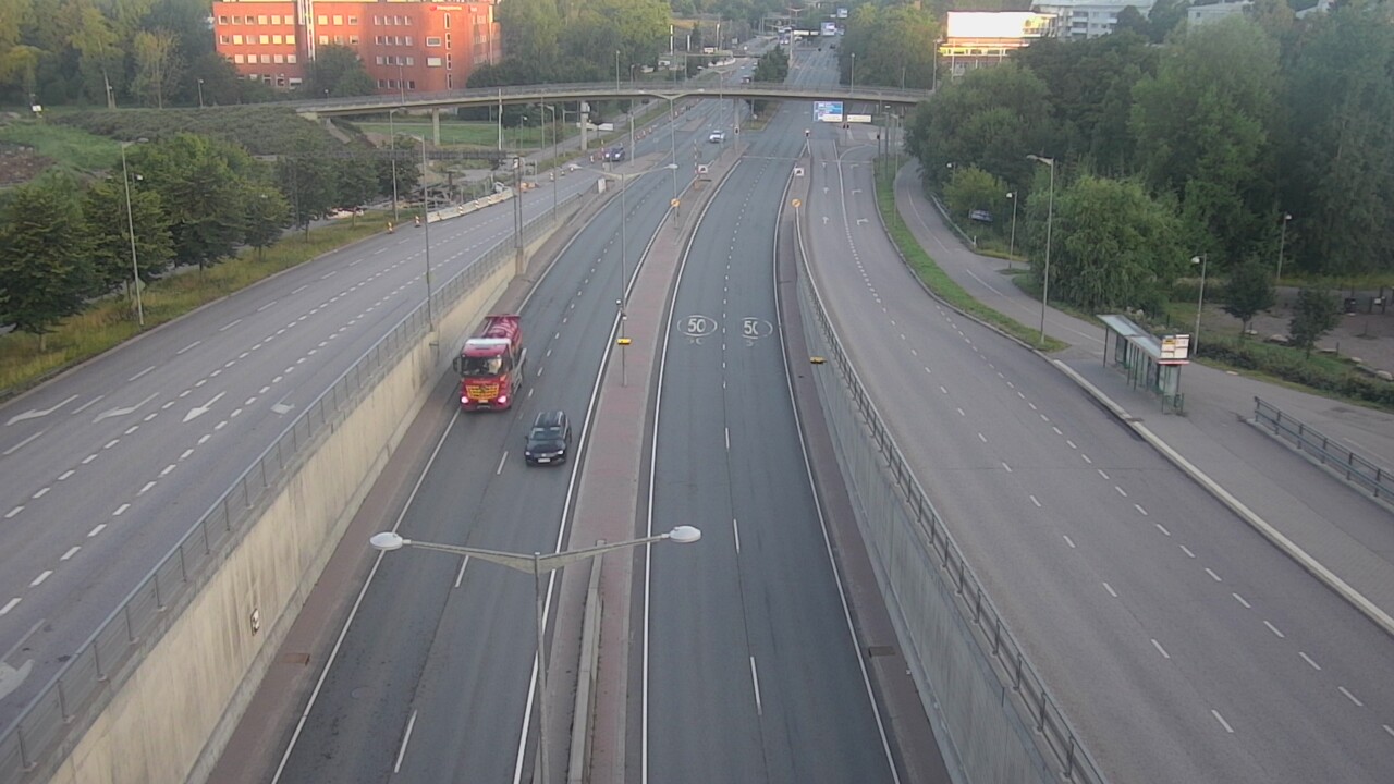 Weather Camera Image Road 100 Helsinki Hakamäentie, Kivihaka, Mast, Helsinki, Uusimaa