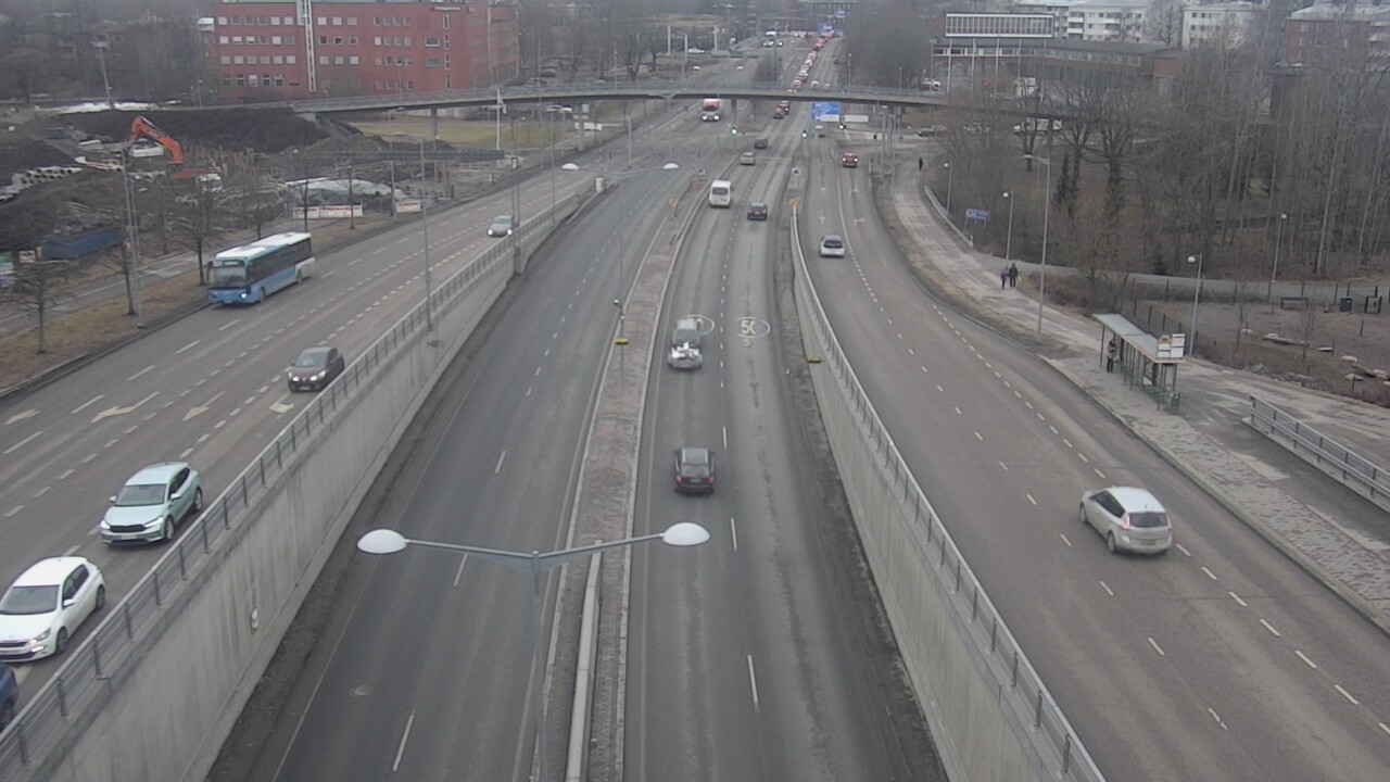 Weather Camera Image Road 100 Helsinki Hakamäentie, Kivihaka, Mast, Helsinki, Uusimaa