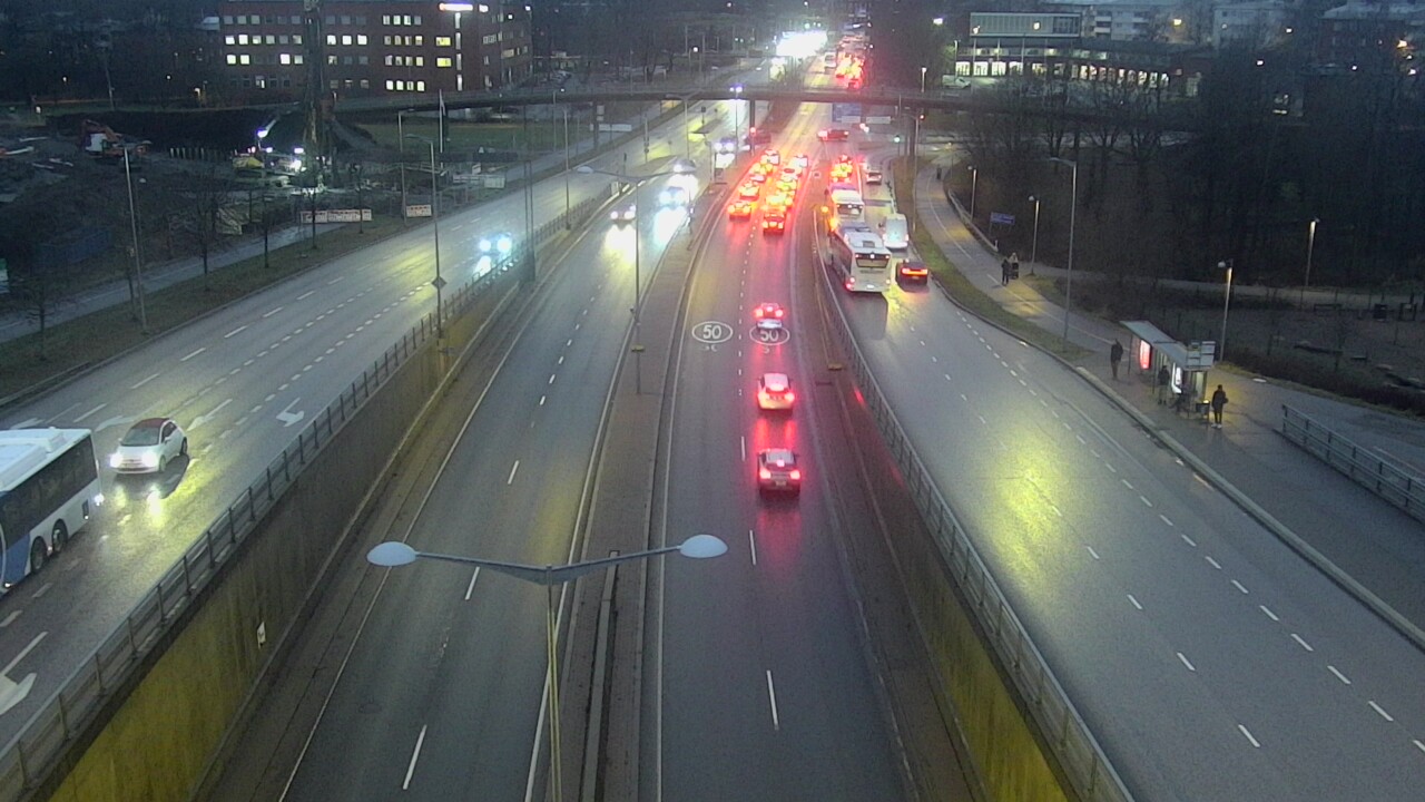 Weather Camera Image Väg 100 Helsingfors Skogsbackavägen, Stenhagen, Mast, Helsinki, Uusimaa