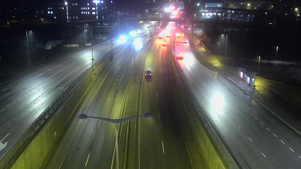 Weather Camera Image Väg 100 Helsingfors Skogsbackavägen, Stenhagen, Mast, Helsinki, Uusimaa