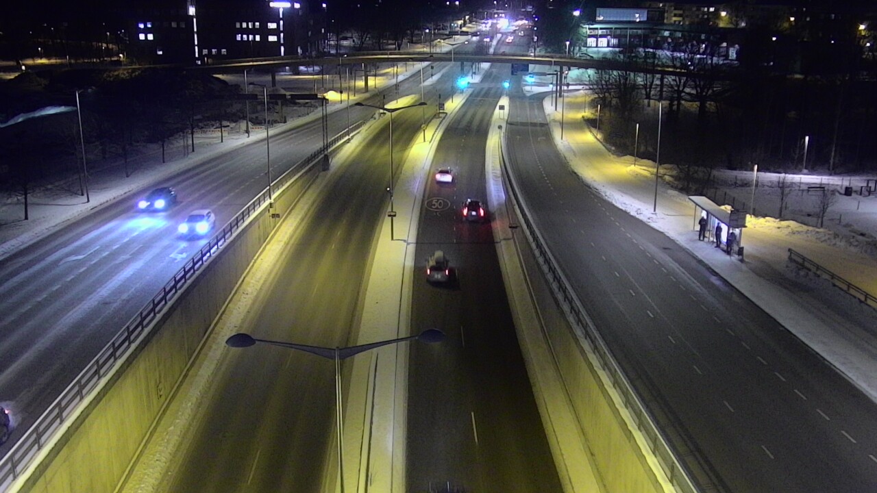 Weather Camera Image Väg 100 Helsingfors Skogsbackavägen, Stenhagen, Mast, Helsinki, Uusimaa