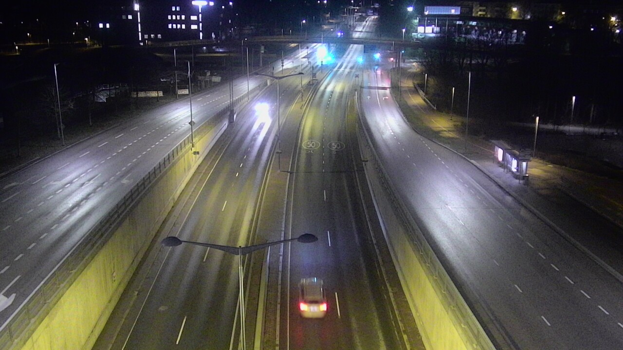 Weather Camera Image Road 100 Helsinki Hakamäentie, Kivihaka, Mast, Helsinki, Uusimaa