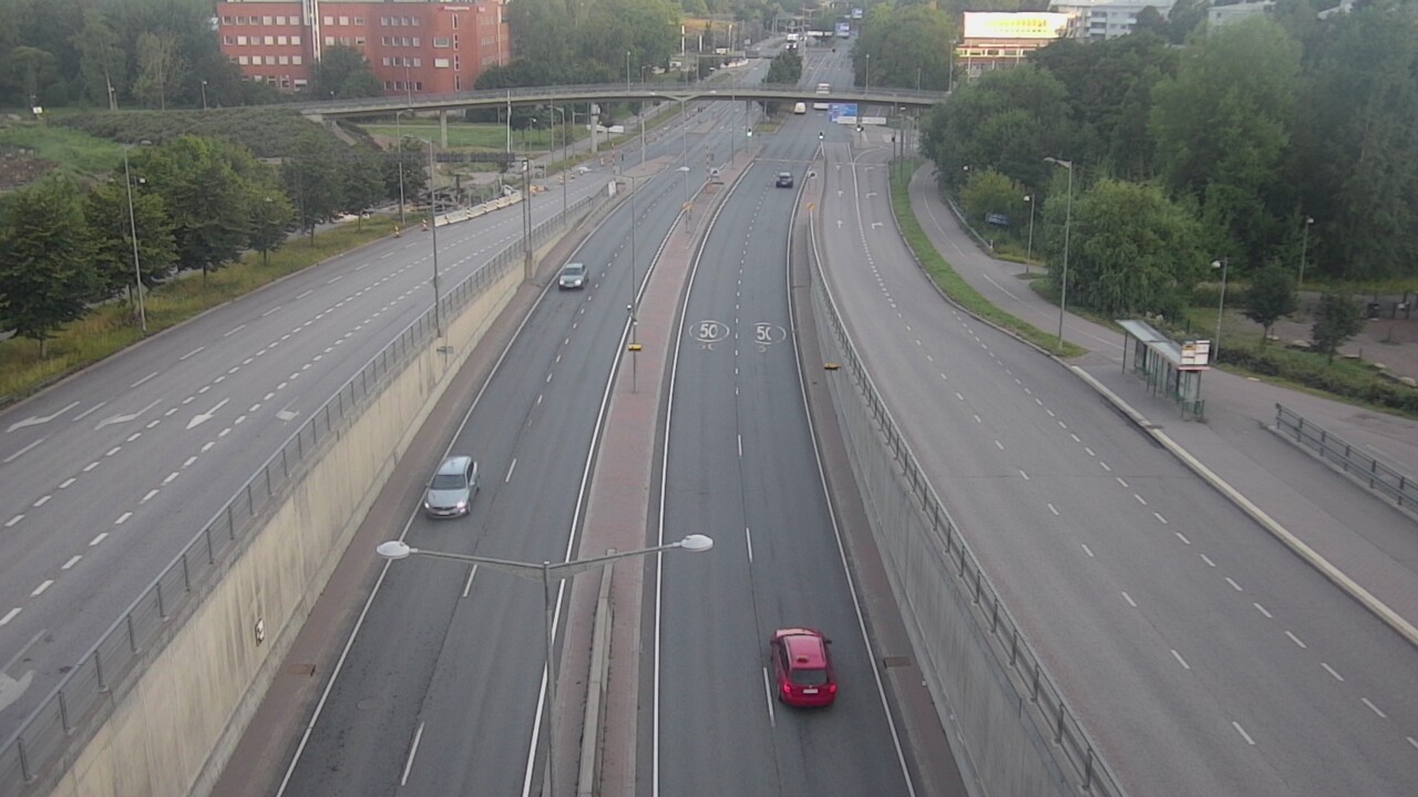 Weather Camera Image Road 100 Helsinki Hakamäentie, Kivihaka, Mast, Helsinki, Uusimaa