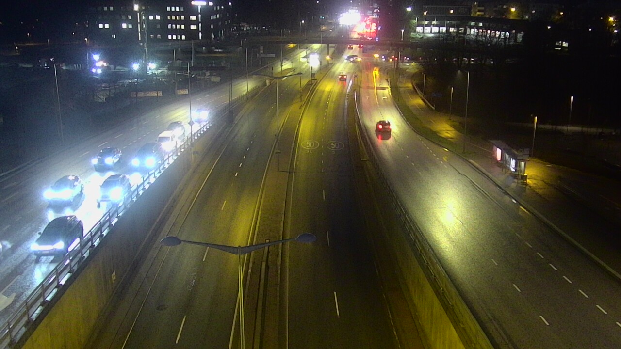 Weather Camera Image Väg 100 Helsingfors Skogsbackavägen, Stenhagen, Mast, Helsinki, Uusimaa