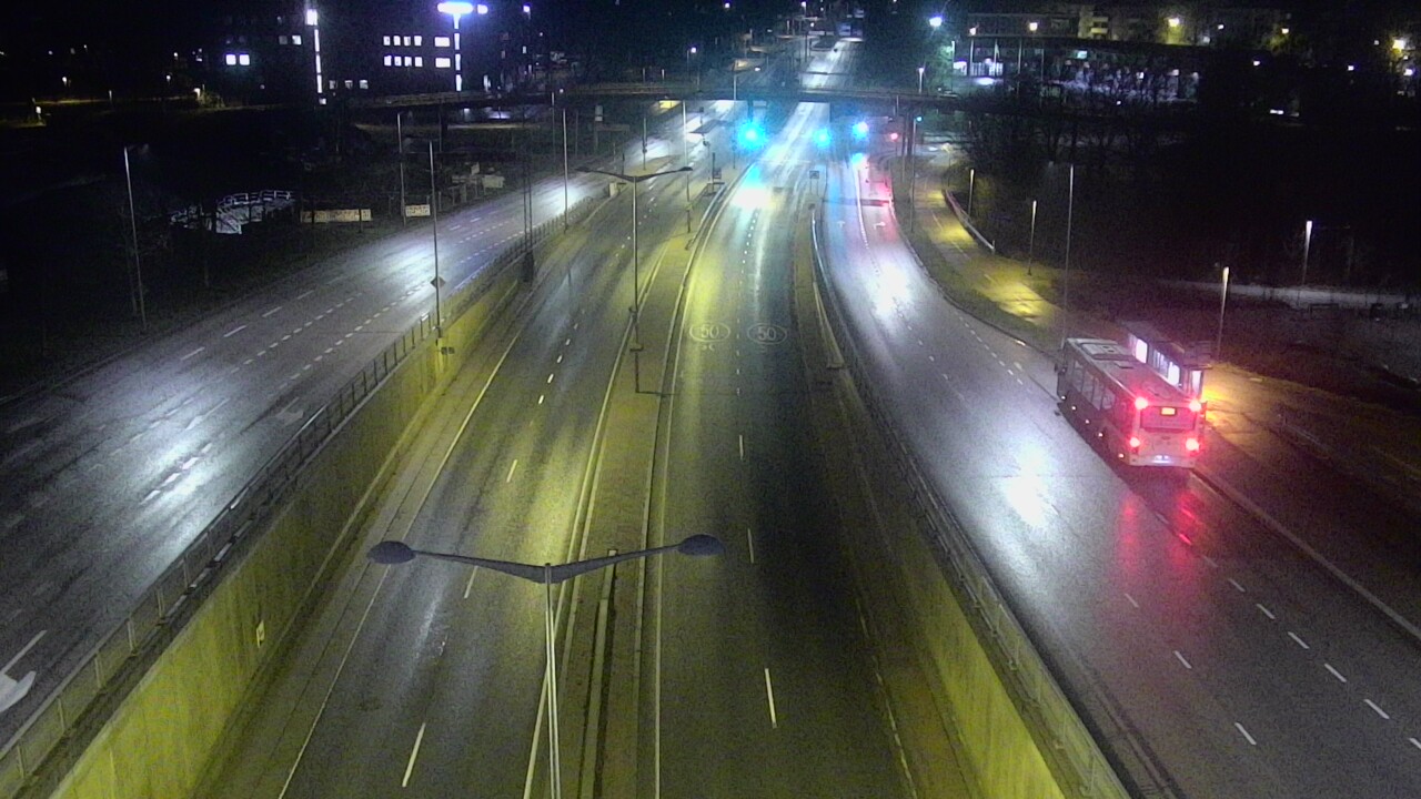 Weather Camera Image Väg 100 Helsingfors Skogsbackavägen, Stenhagen, Mast, Helsinki, Uusimaa