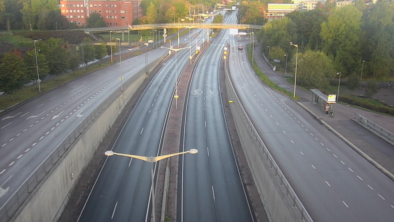 Weather Camera Image Road 100 Helsinki Hakamäentie, Kivihaka, Mast, Helsinki, Uusimaa