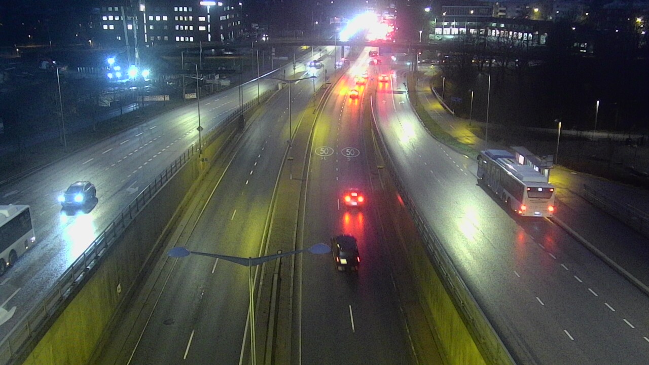 Weather Camera Image Väg 100 Helsingfors Skogsbackavägen, Stenhagen, Mast, Helsinki, Uusimaa