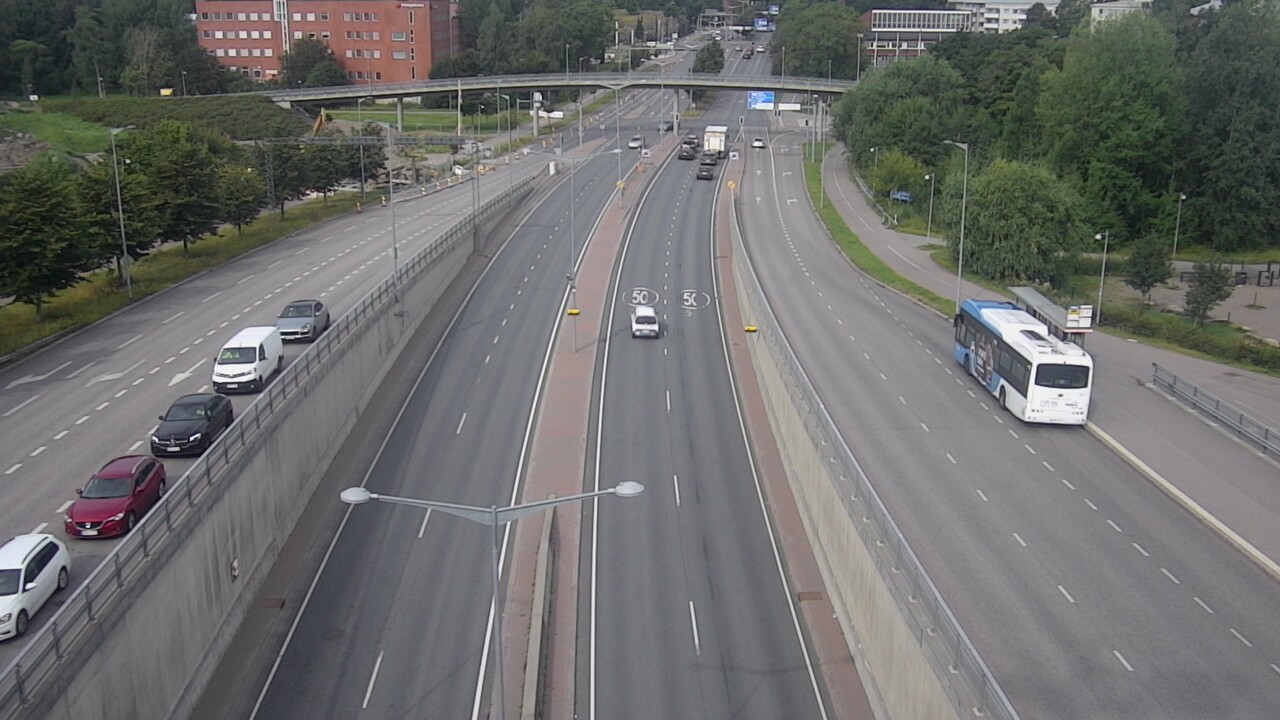 Weather Camera Image Road 100 Helsinki Hakamäentie, Kivihaka, Mast, Helsinki, Uusimaa