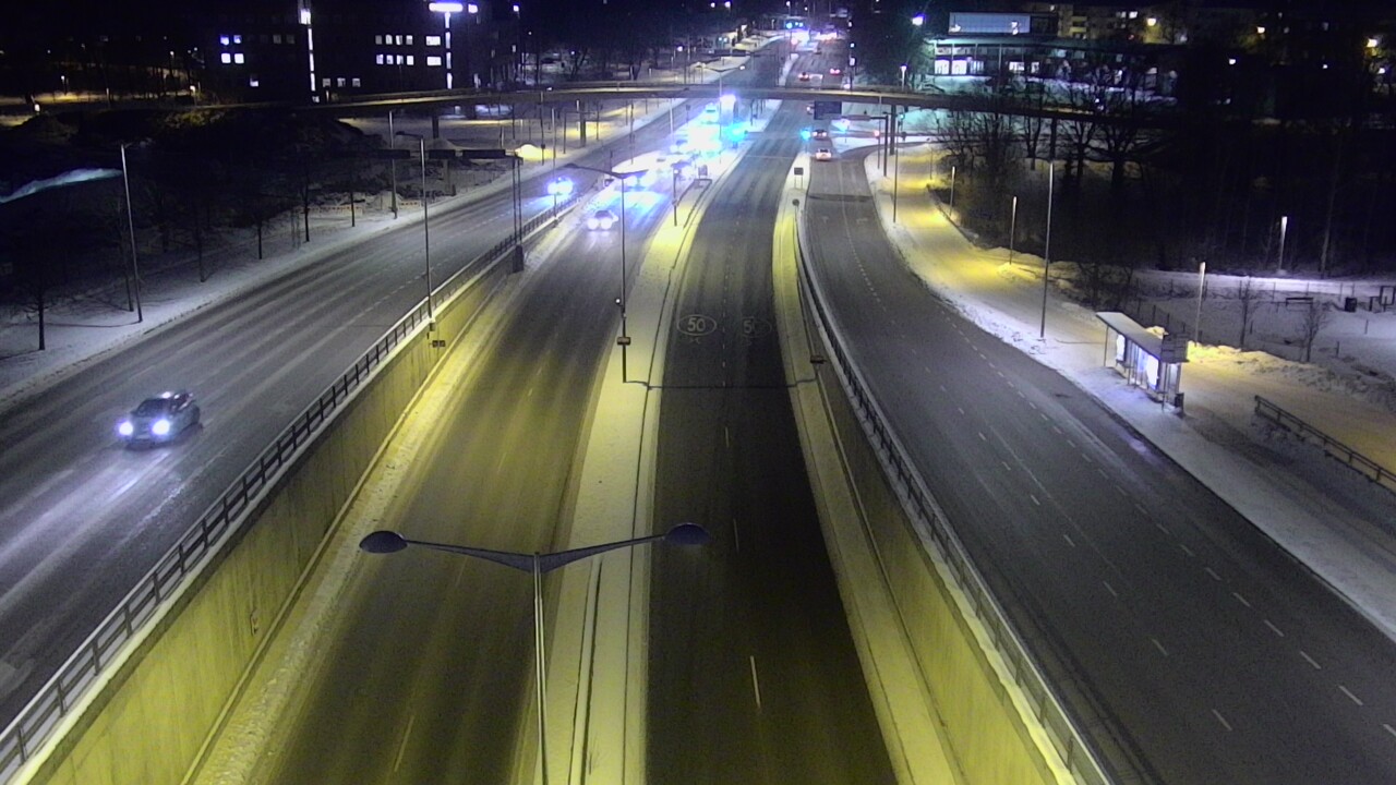 Weather Camera Image Väg 100 Helsingfors Skogsbackavägen, Stenhagen, Mast, Helsinki, Uusimaa