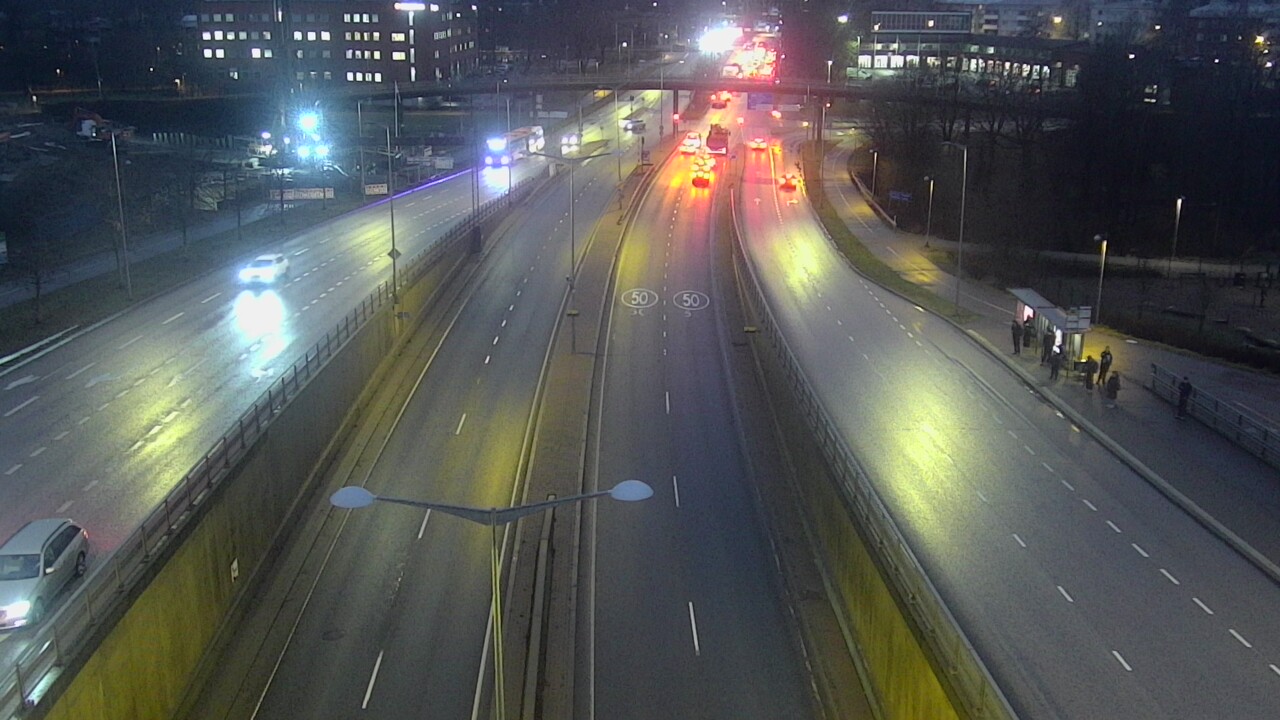 Weather Camera Image Väg 100 Helsingfors Skogsbackavägen, Stenhagen, Mast, Helsinki, Uusimaa