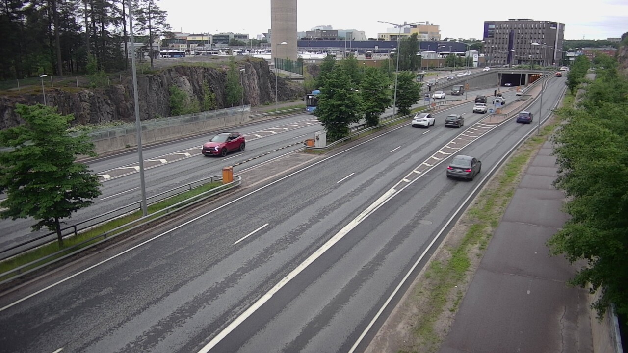 Weather Camera Image Road 100 Helsinki Hakamäentie, Ilmala, Helsinki, Uusimaa