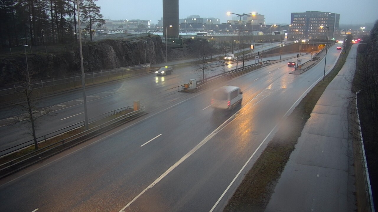 Weather Camera Image Väg 100 Helsingfors Skogsbackavägen, Ilmala, Helsinki, Uusimaa