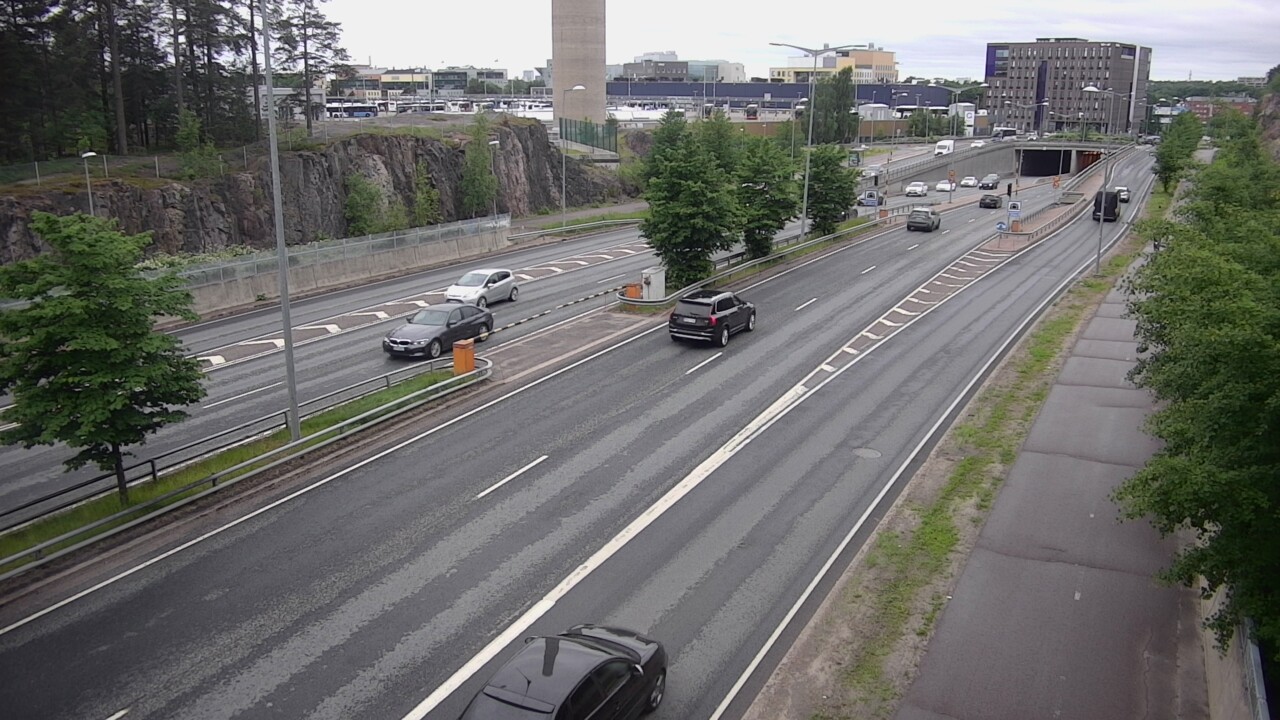 Weather Camera Image Road 100 Helsinki Hakamäentie, Ilmala, Helsinki, Uusimaa